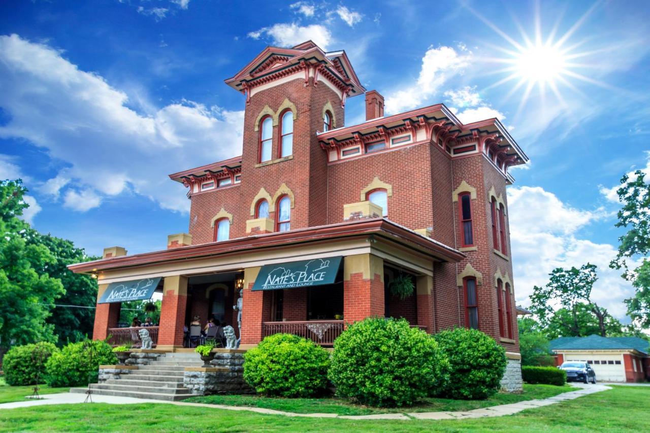 Lyons Twin Mansions Hotel Fort Scott Bagian luar foto