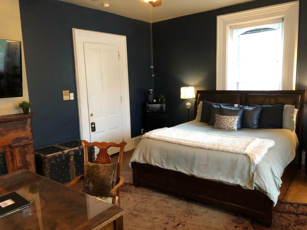 Lyons Twin Mansions Hotel Fort Scott Bagian luar foto