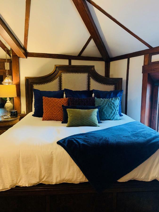 Lyons Twin Mansions Hotel Fort Scott Bagian luar foto