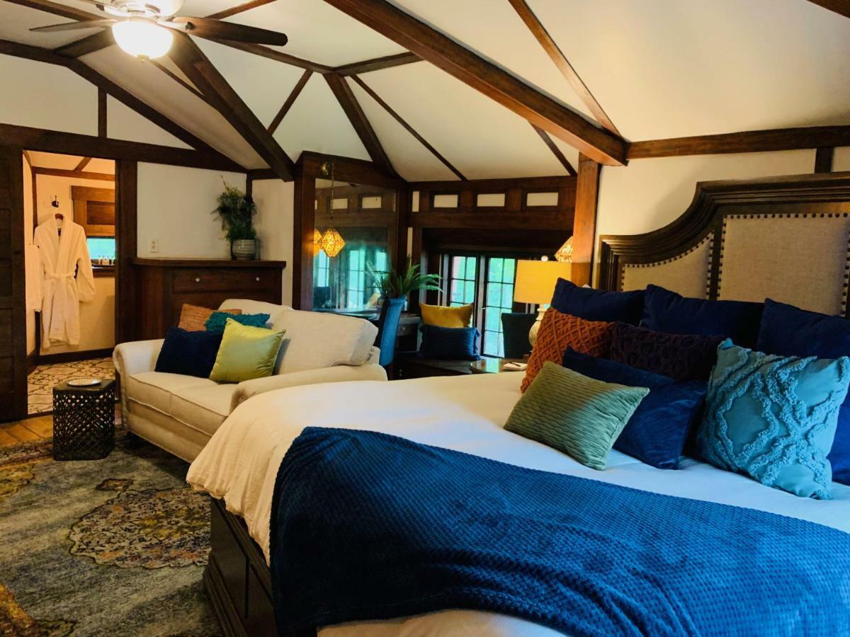 Lyons Twin Mansions Hotel Fort Scott Bagian luar foto