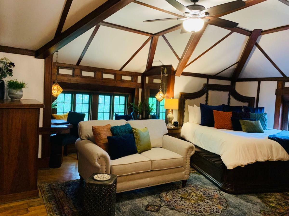 Lyons Twin Mansions Hotel Fort Scott Bagian luar foto