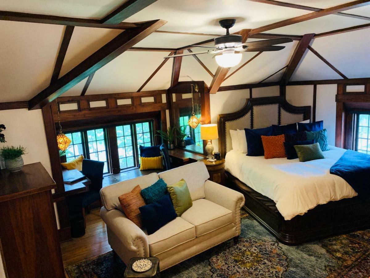 Lyons Twin Mansions Hotel Fort Scott Bagian luar foto
