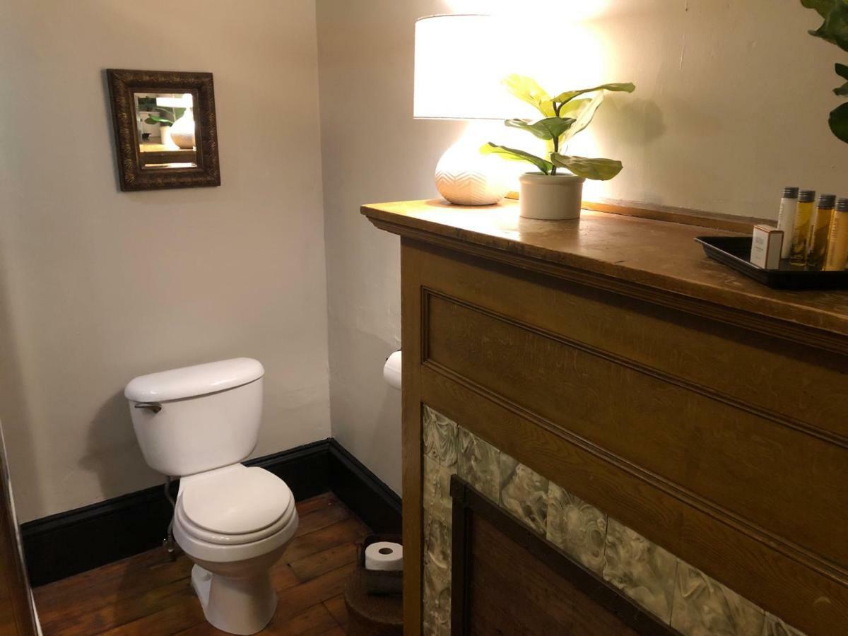 Lyons Twin Mansions Hotel Fort Scott Bagian luar foto